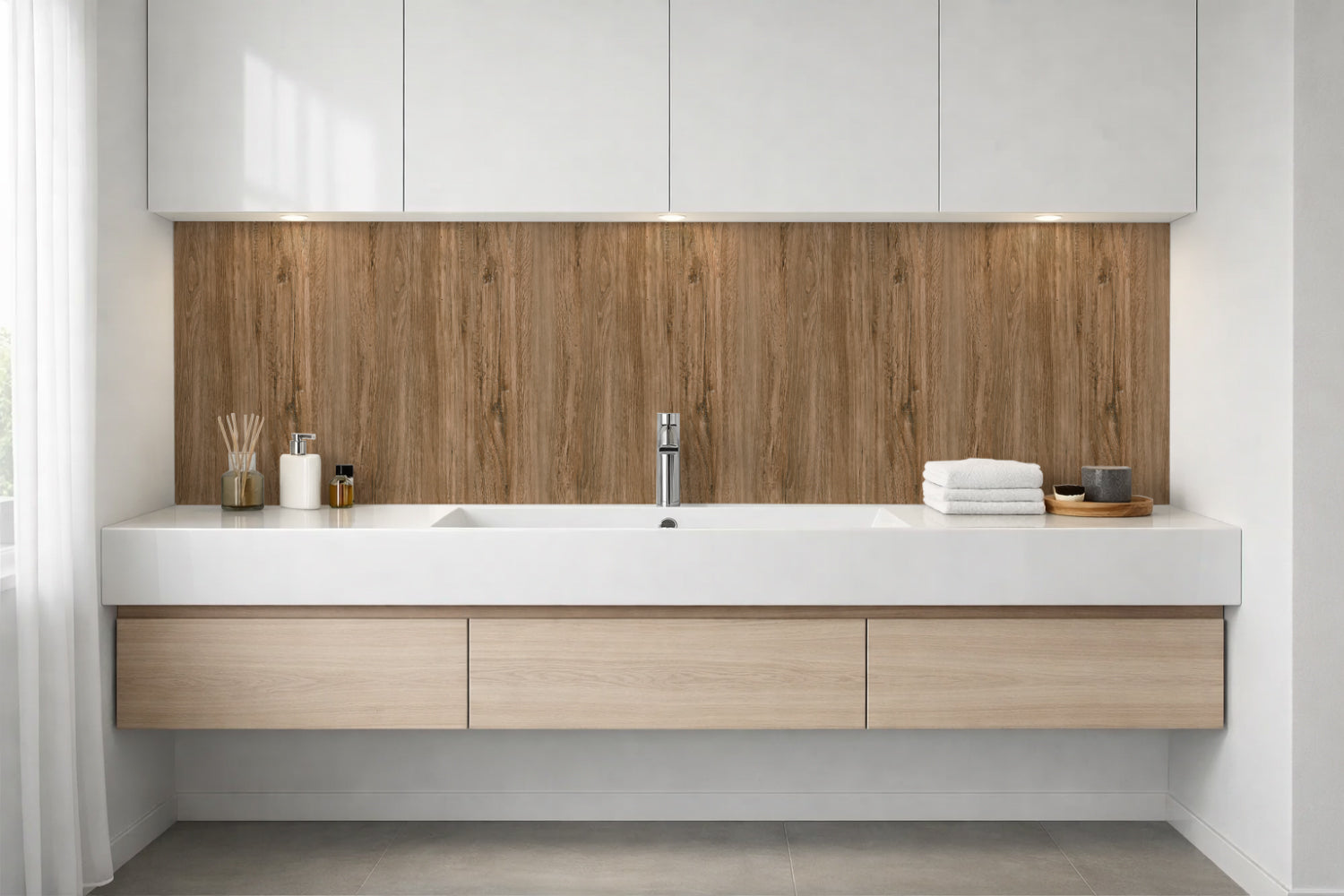 Waschbeckenrückwand Holzoptik